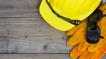 equipamentos de proteção individual (EPIs) necessários para o trabalho no posto de combustíveis