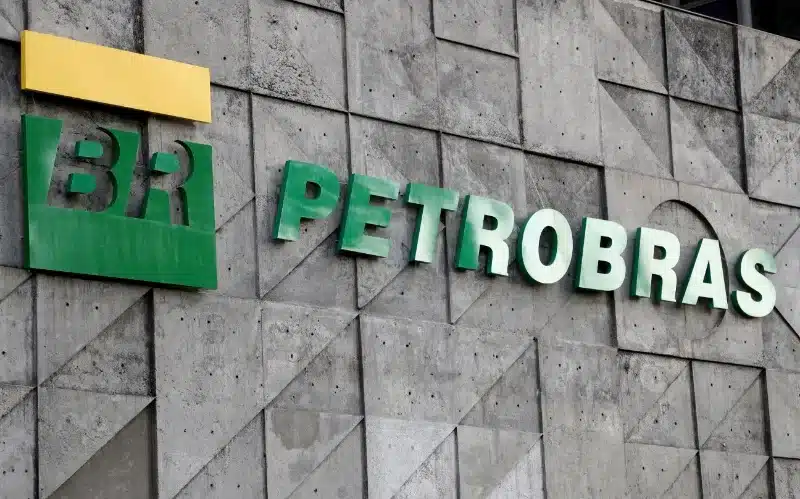Petrobras Desmente Rumores de Investimento em Etanol e Distribuição com a Raízen