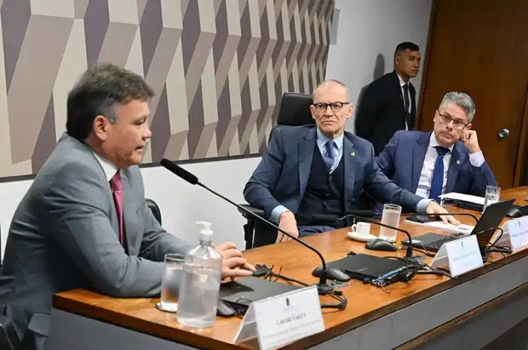 Autoridades Debatem Soluções em Seminário em Brasília