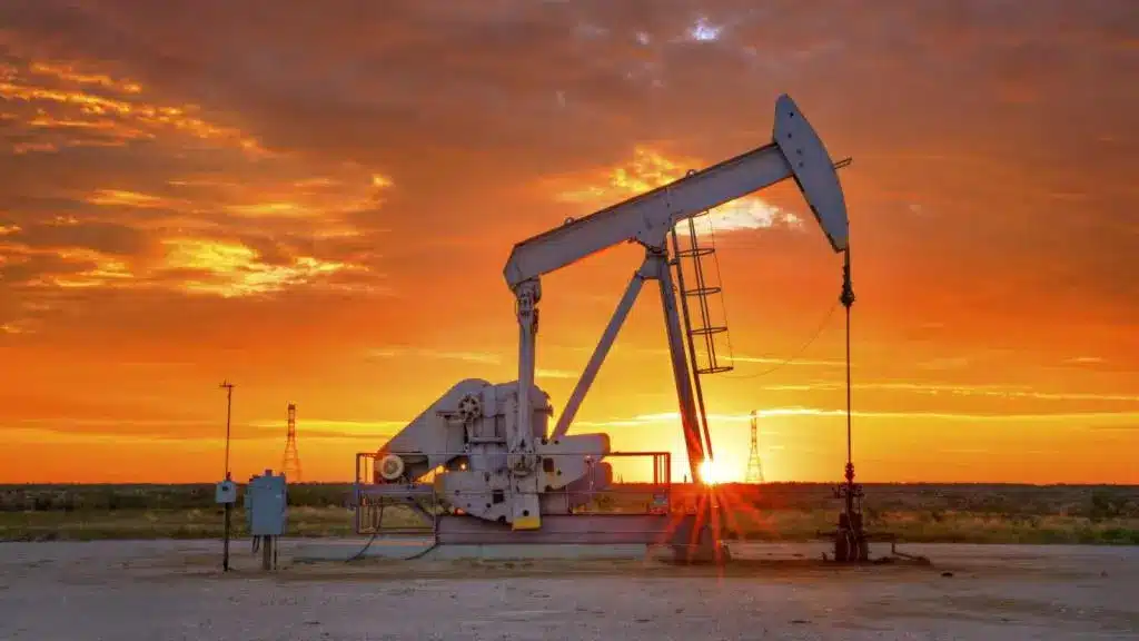 Petróleo Desvaloriza Acentuadamente Após Opep Projetar Equilíbrio