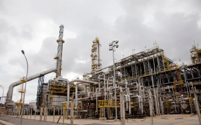 Refinaria da Petrobras Refap bate recorde de produção de diesel S-10 em novembro