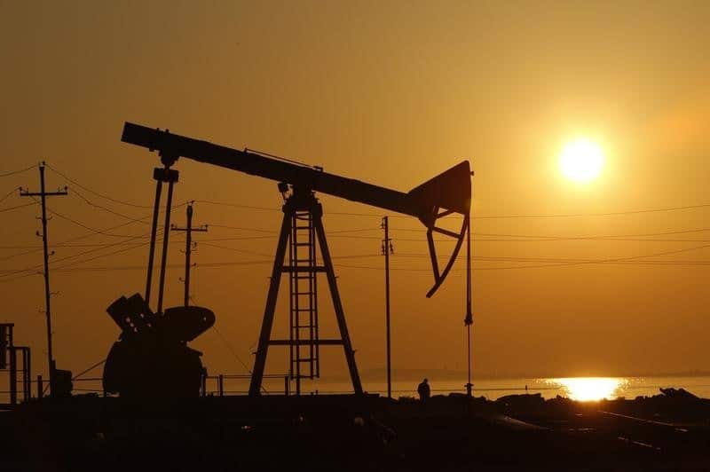 Petróleo pode superar máximas de 2008 e 2022 com interrupção em Hormuz