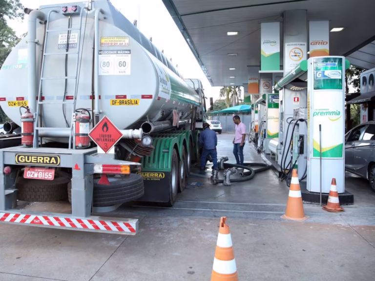 Preço do Diesel sobe quase 20% no Brasil desde o Conflito no Oriente Médio