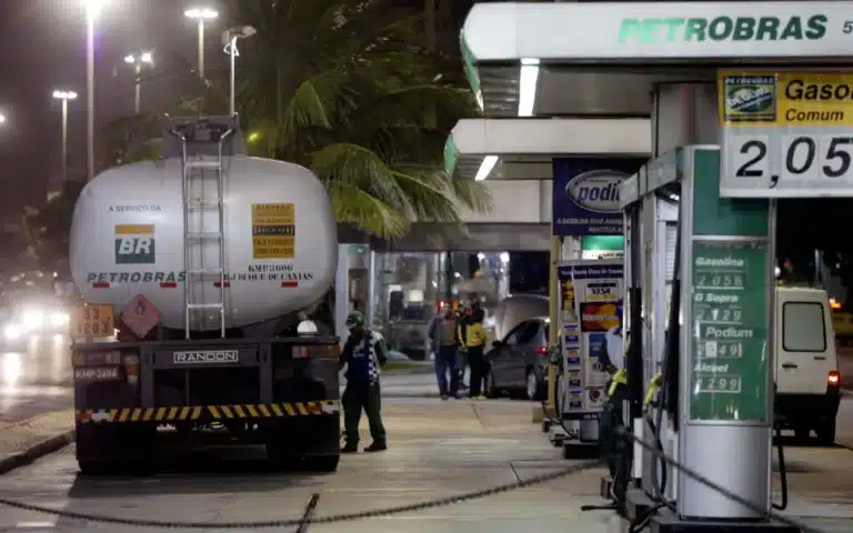 Governadores Rejeitam Pedido de Lula para Reduzir ICMS do Diesel