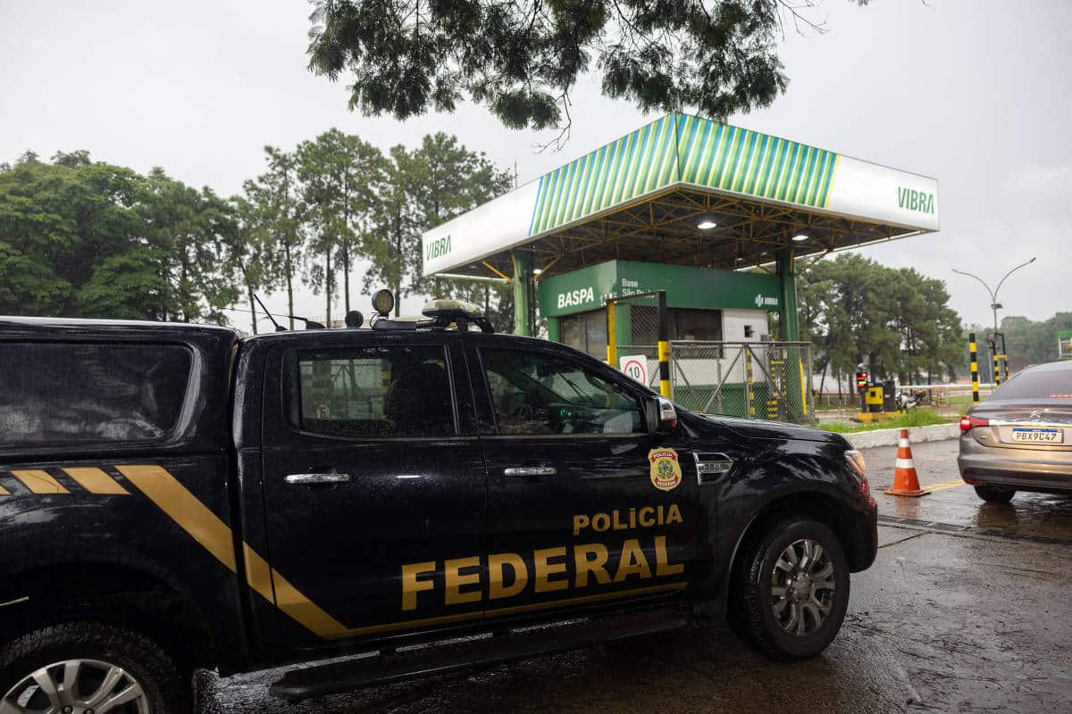 Governo Federal Exige Explicações de Distribuidoras de Combustíveis sobre Aumento de Preços