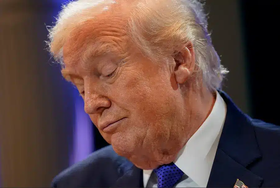 Trump Anuncia Escolta Naval no Estreito de Ormuz