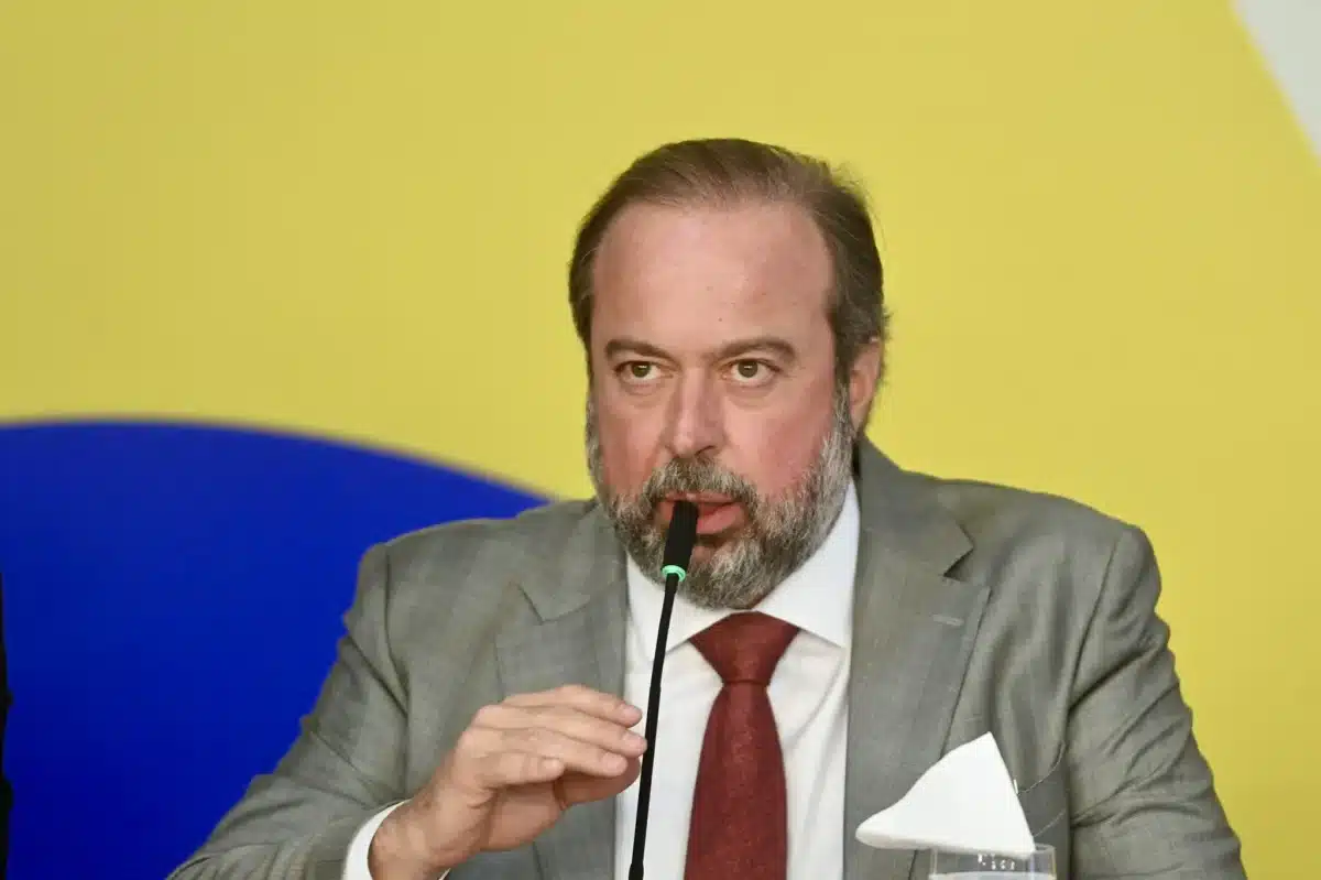 Governo propõe pena de até 5 anos para aumento abusivo do preço de combustíveis